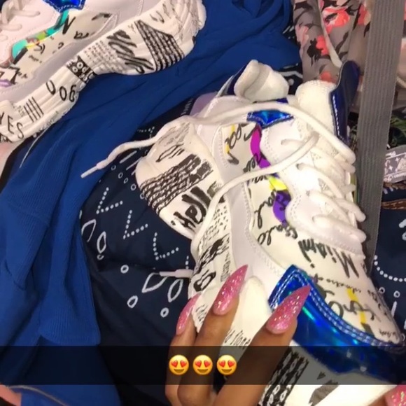 Shoes - Picture 3 of 8